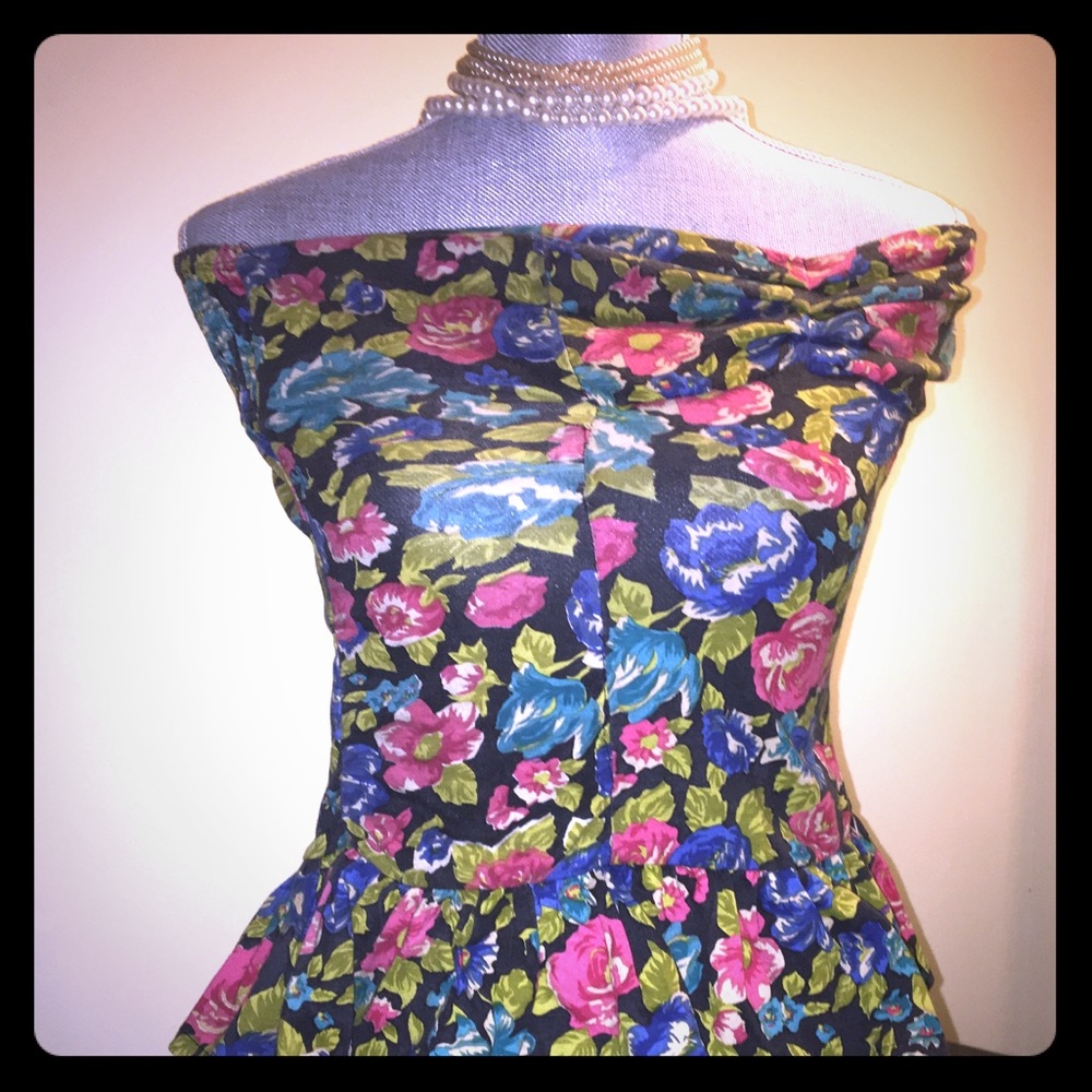 Floral strapless mini dress with ruffles